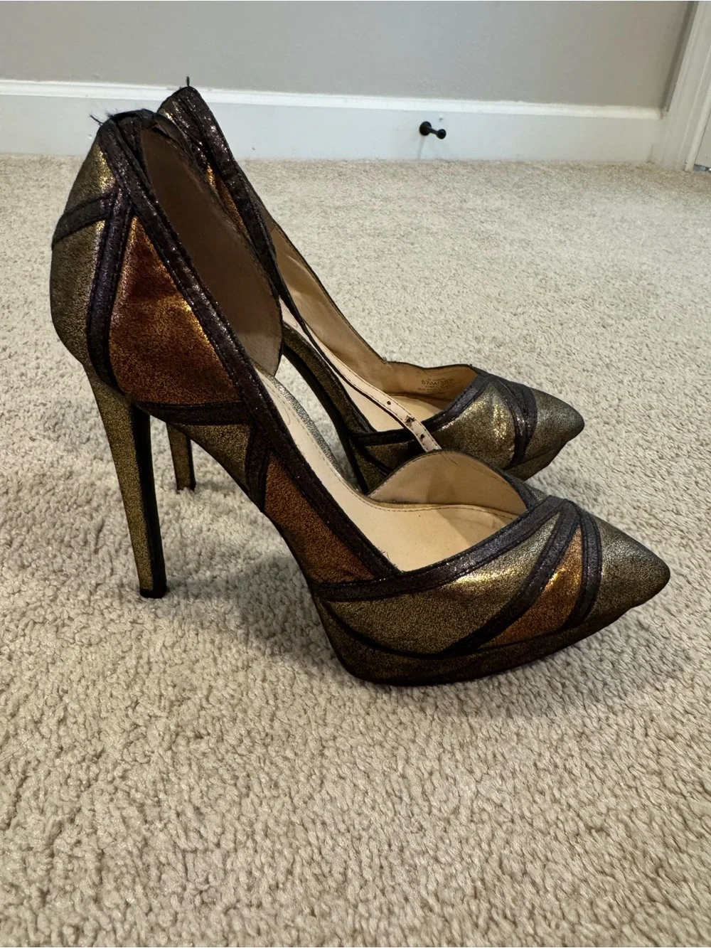 Jessica Simpson eye catching